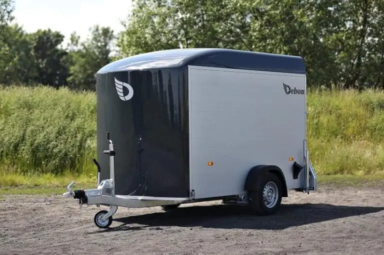 Debon-Roadster-300-A-768x511