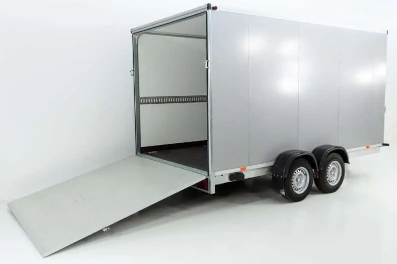 Wiks-Box-Trailer-TK-isolert-skaphenger-med-rampe-som-tilleggsutstyr-I